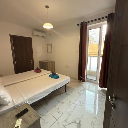 Apartment 3-bedroom In M2 *