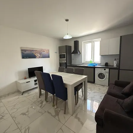 3-bedroom In M2 Apartman *