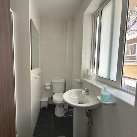 3-bedroom In M2 Apartment